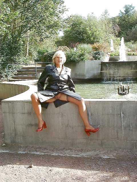 25P Mature Beauty - Annick 19