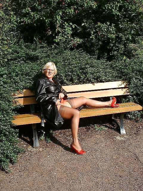 25P Mature Beauty - Annick 19