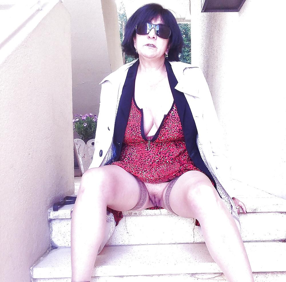 25P Good girls don't wear panties 12