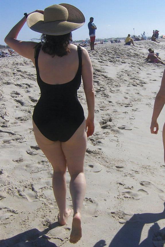 12P Busty Amateur Shar (Non-naked)