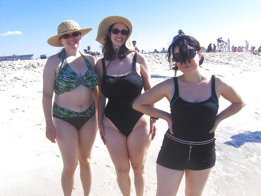 12P Busty Amateur Shar (Non-naked)