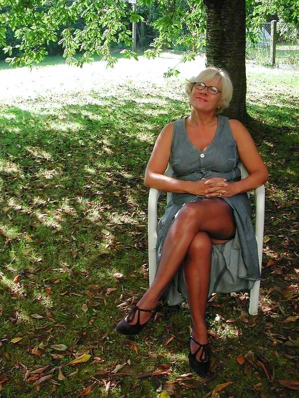 25P Mature Beauty - Annick 15