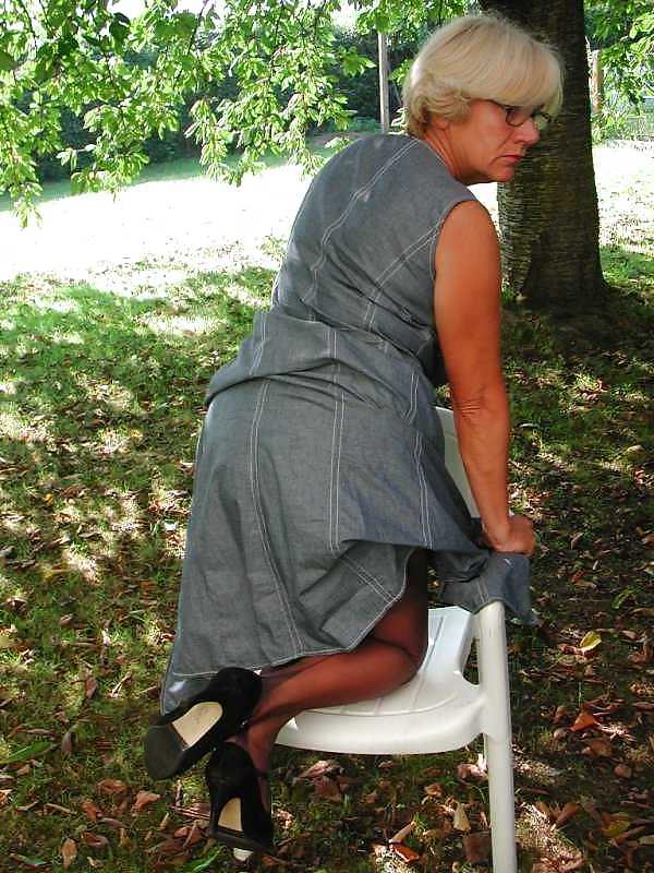 25P Mature Beauty - Annick 15