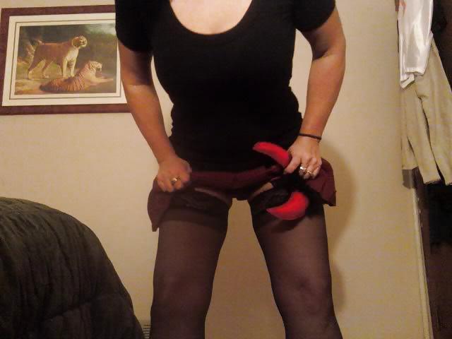 25P Mature Brunette Self Shots