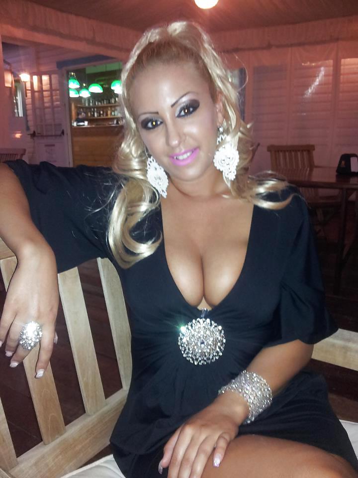 17P Romanian woman: Mirela