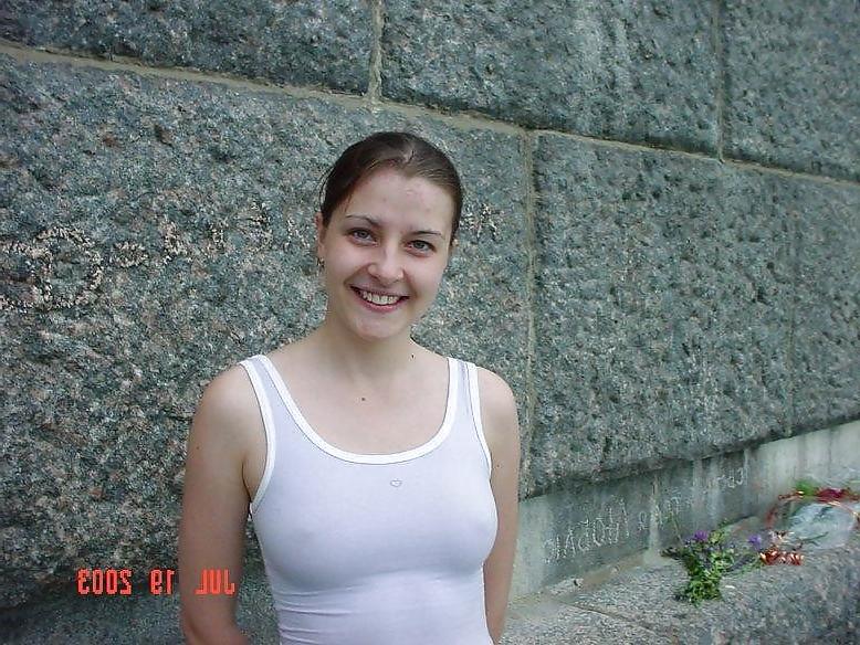 25P Nipples - Pokies - Braless - Downblouse