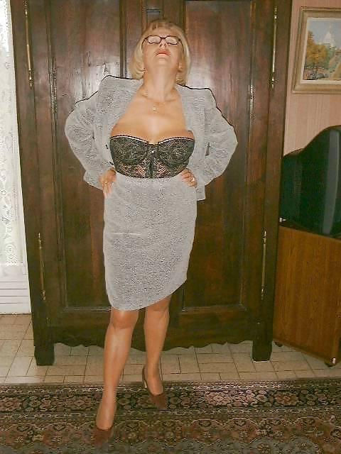 24P Mature Beauty - Annick 24