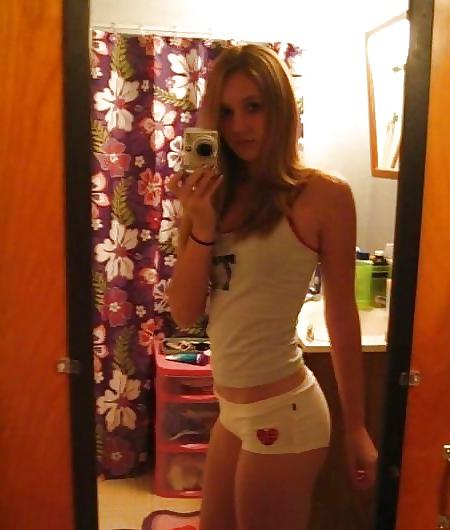 25P Chicks in Sexy White Panties 11