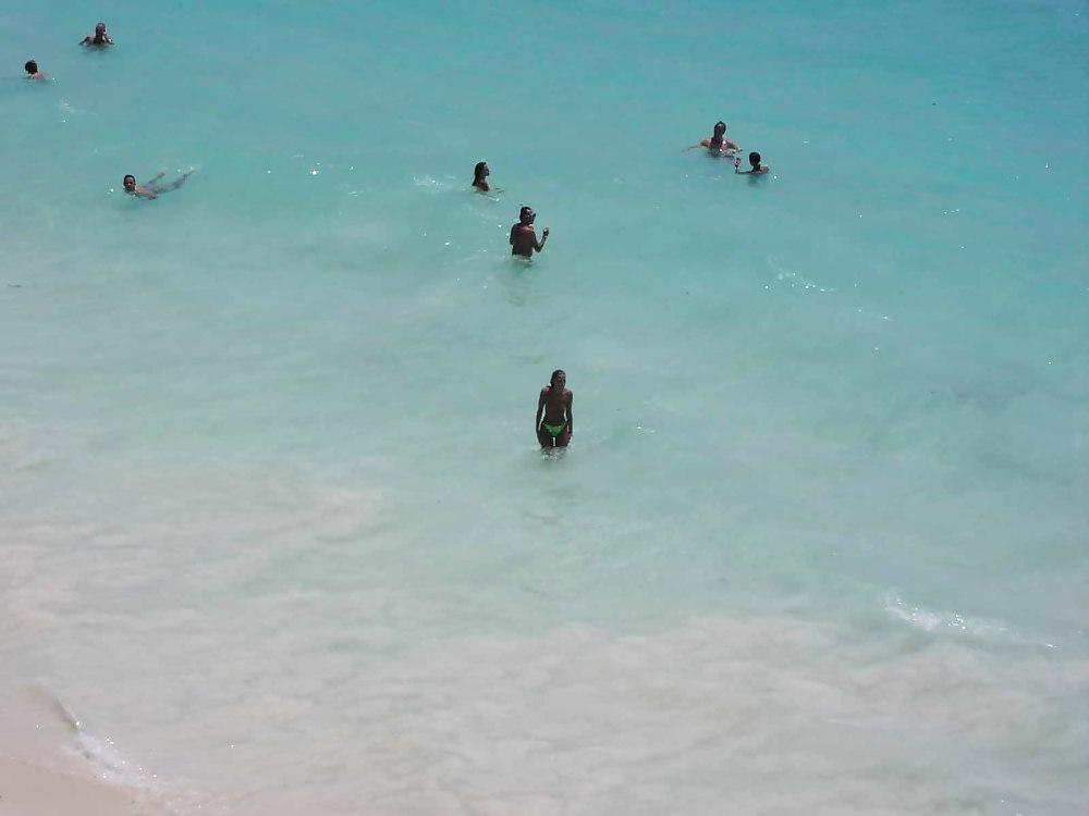25P The beach 185