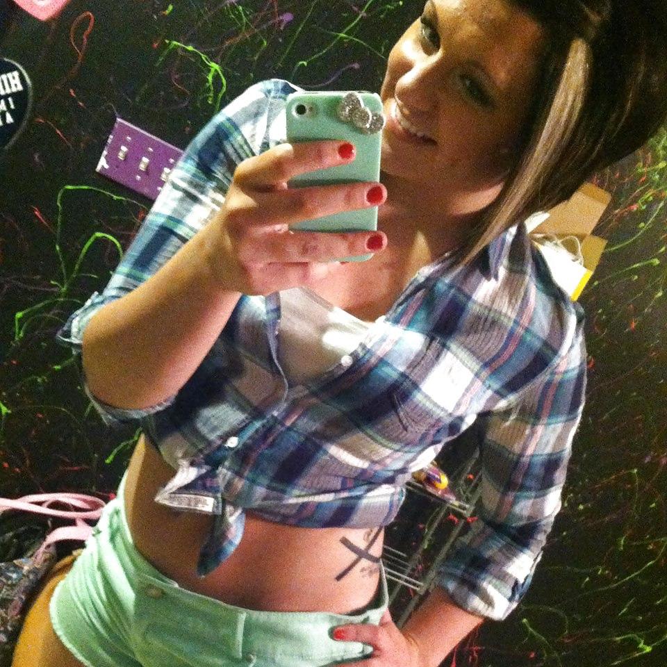 25P Teen self shot
