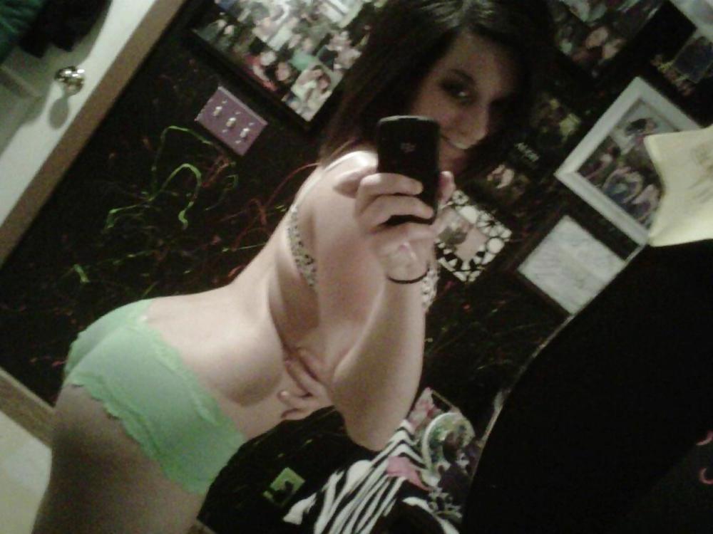 25P Teen self shot