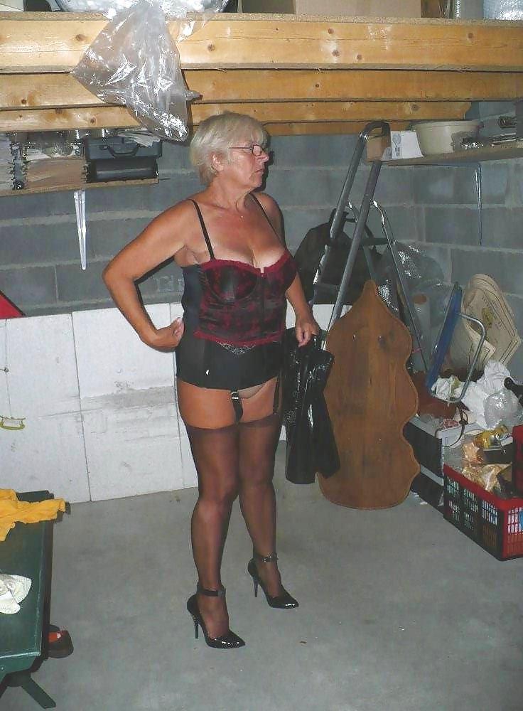 25P Mature Beauty - Annick 10