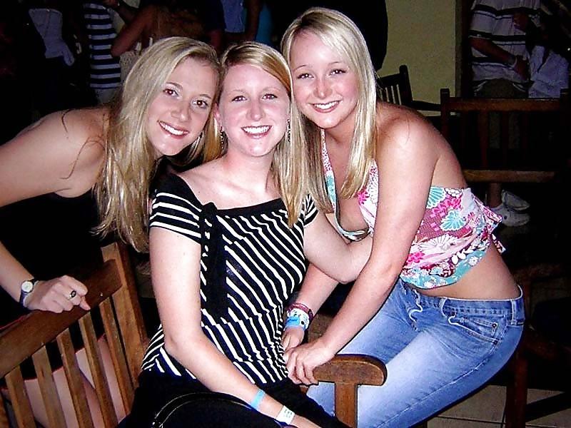 15P Downblouse nippleslips and upskirt