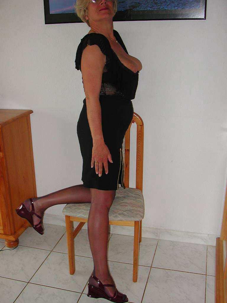 25P Mature Beauty - Annick 22