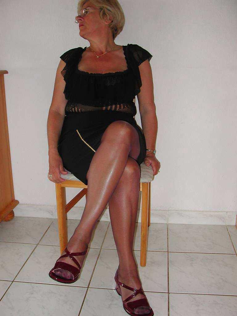 25P Mature Beauty - Annick 22