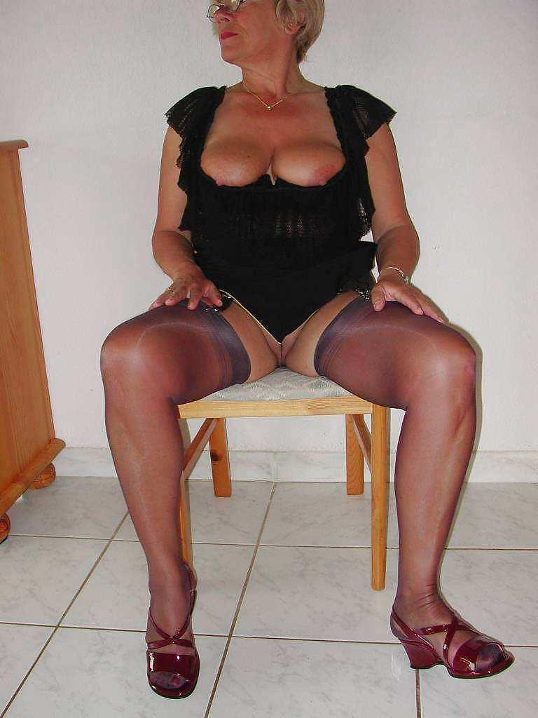25P Mature Beauty - Annick 22