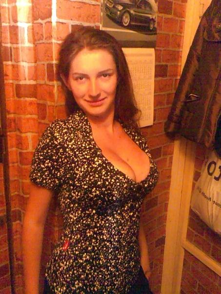 16P Busty Russian Woman 574