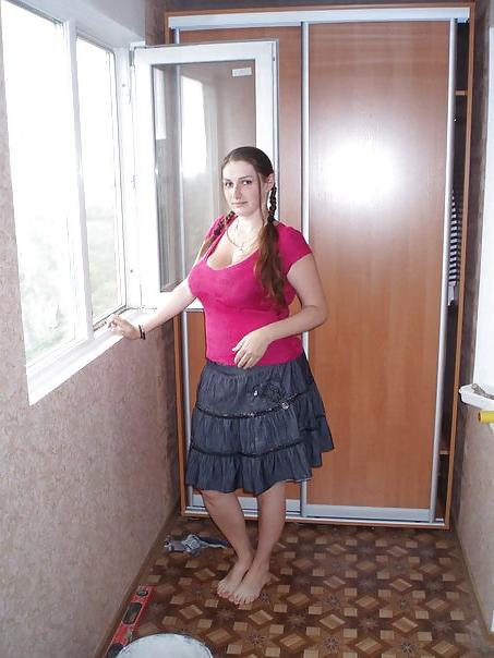 16P Busty Russian Woman 574