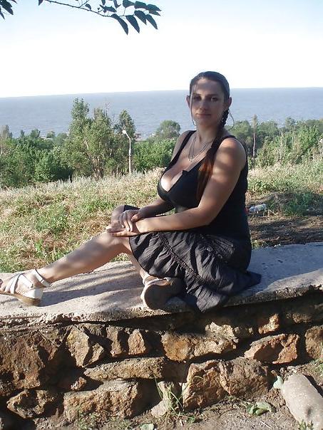 16P Busty Russian Woman 574