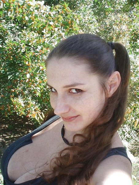 16P Busty Russian Woman 574