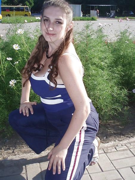 16P Busty Russian Woman 574