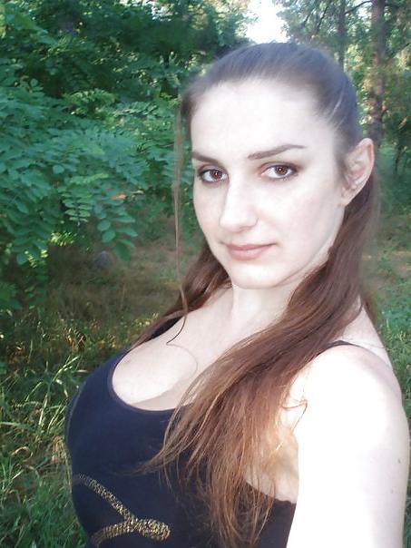 16P Busty Russian Woman 574