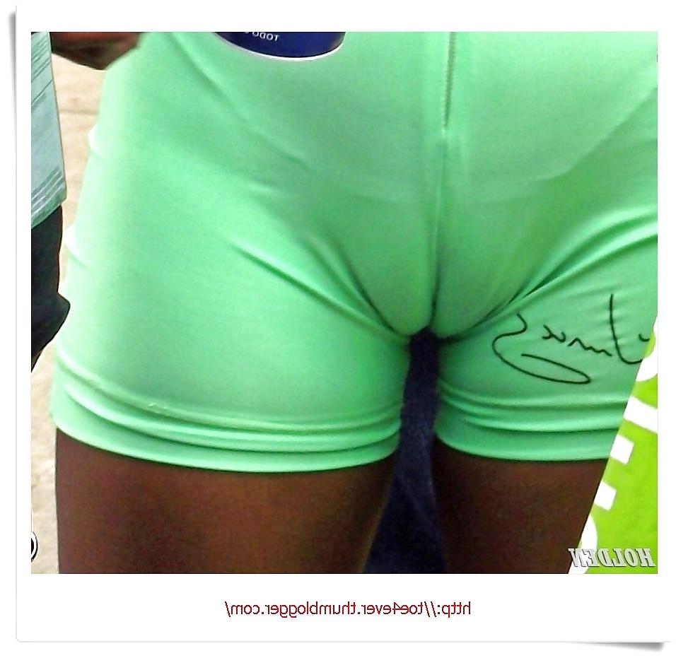 25P I can see your knickers through your clothes