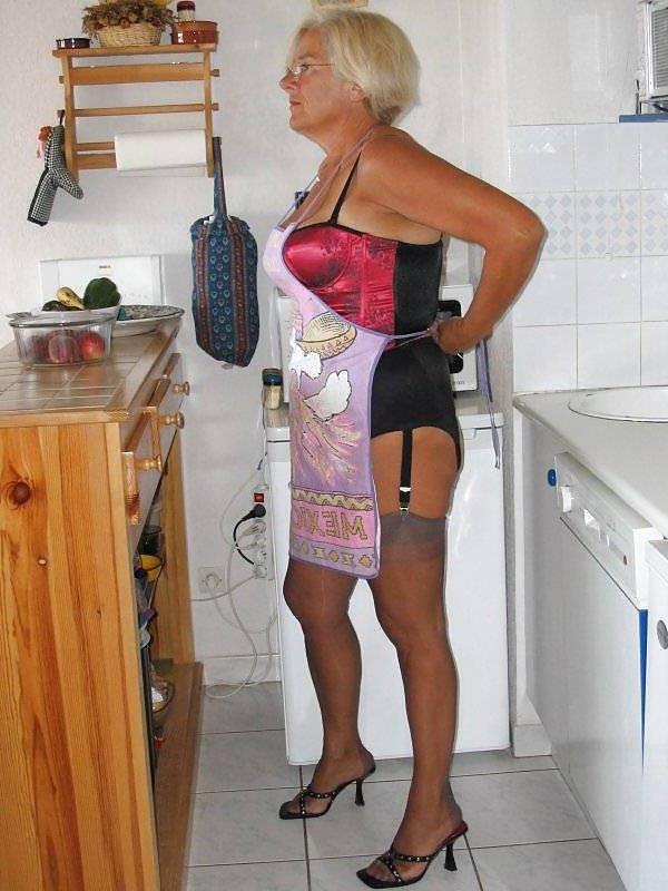 25P Mature Beauty - Annick 17