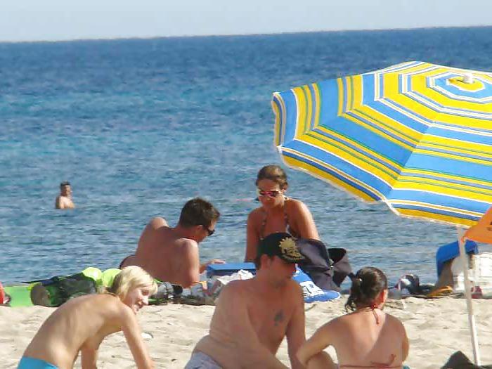 25P The beach 198