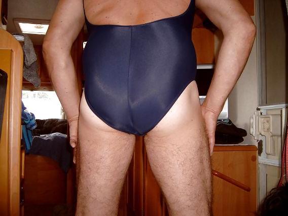 12P Badeanzug und Miederhose