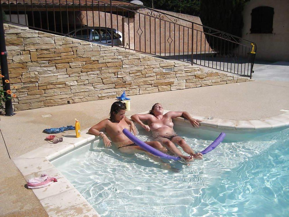 25P Girls on vacation