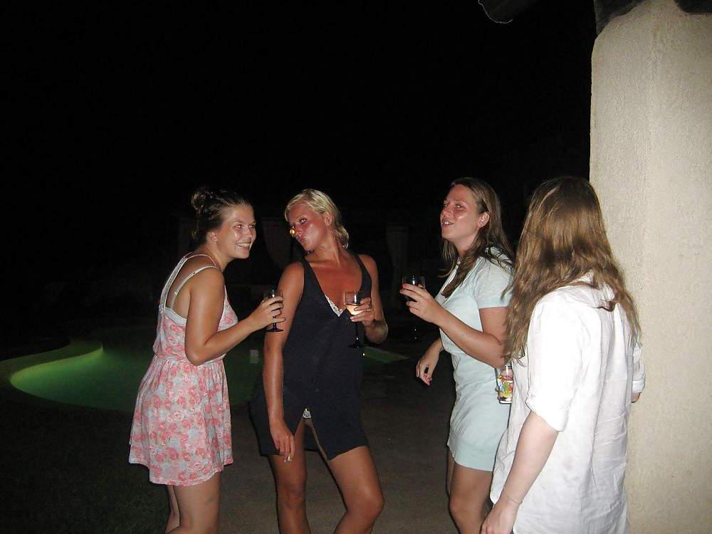 25P Girls on vacation