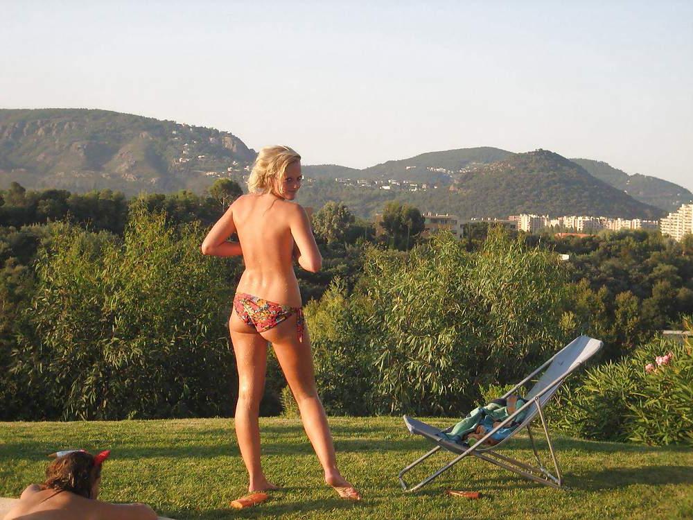 25P Girls on vacation