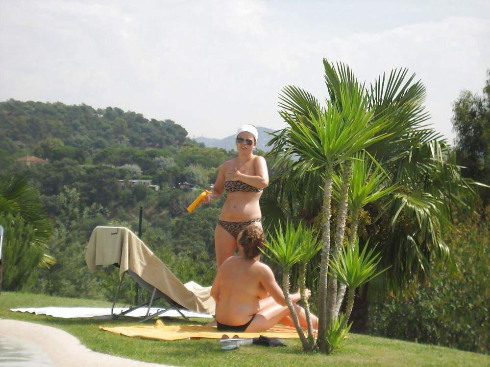 25P Girls on vacation