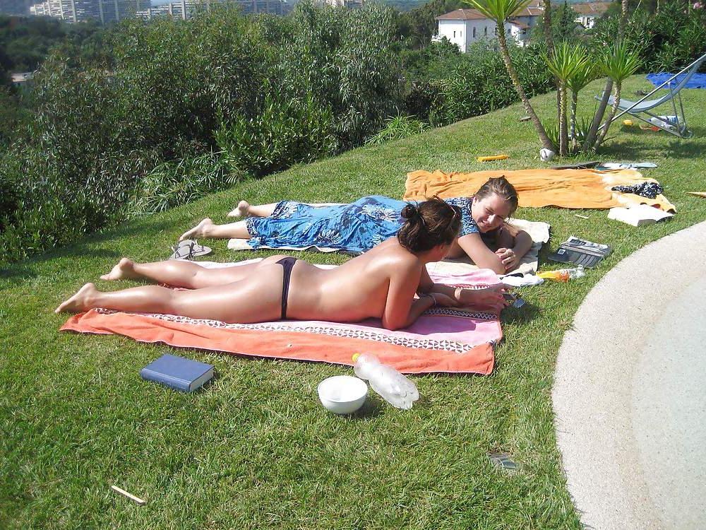 25P Girls on vacation