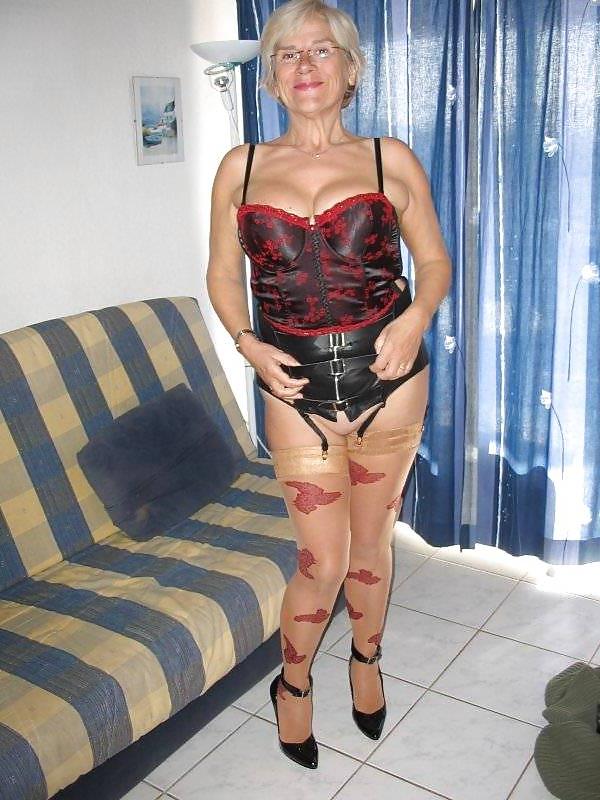 25P Mature Beauty - Annick 34