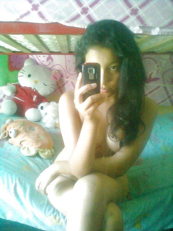 25P LATINAS SELF SHOTS
