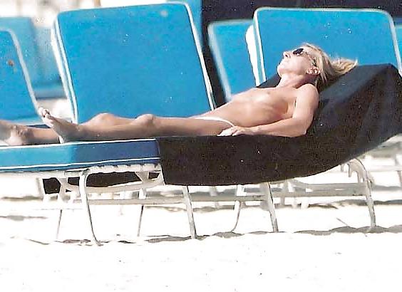 25P The beach 162