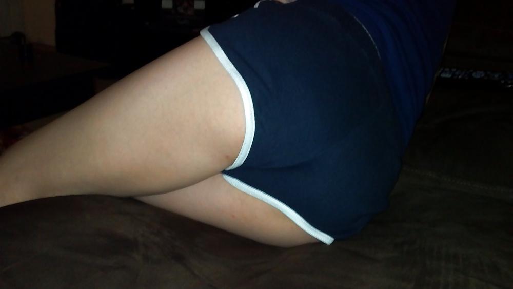 22P Her downblouse and sexy shorts