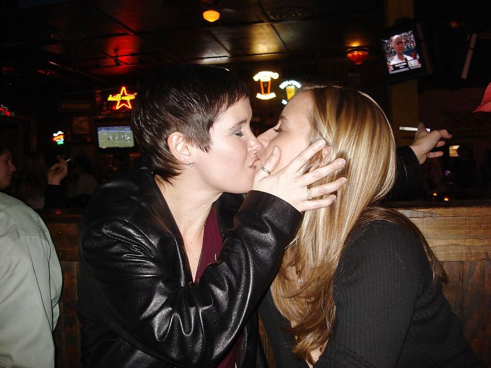 25P Girls Kissing Girls pt3