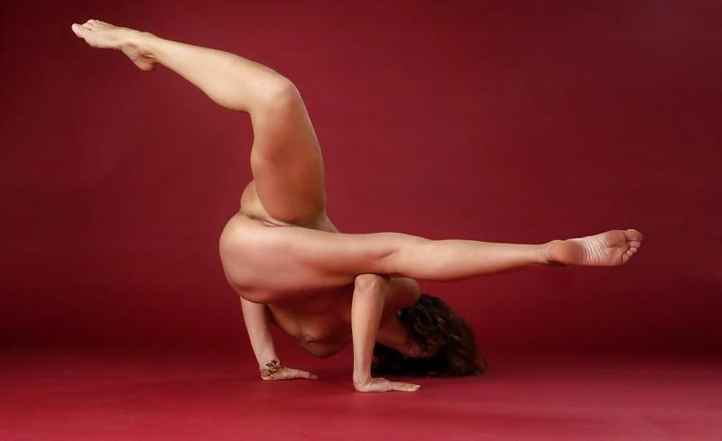 25P Flexible Girl,By Blondelover