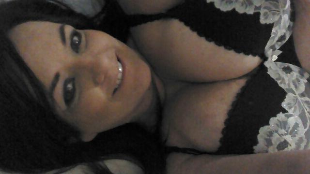 8P Want to see me topless ?