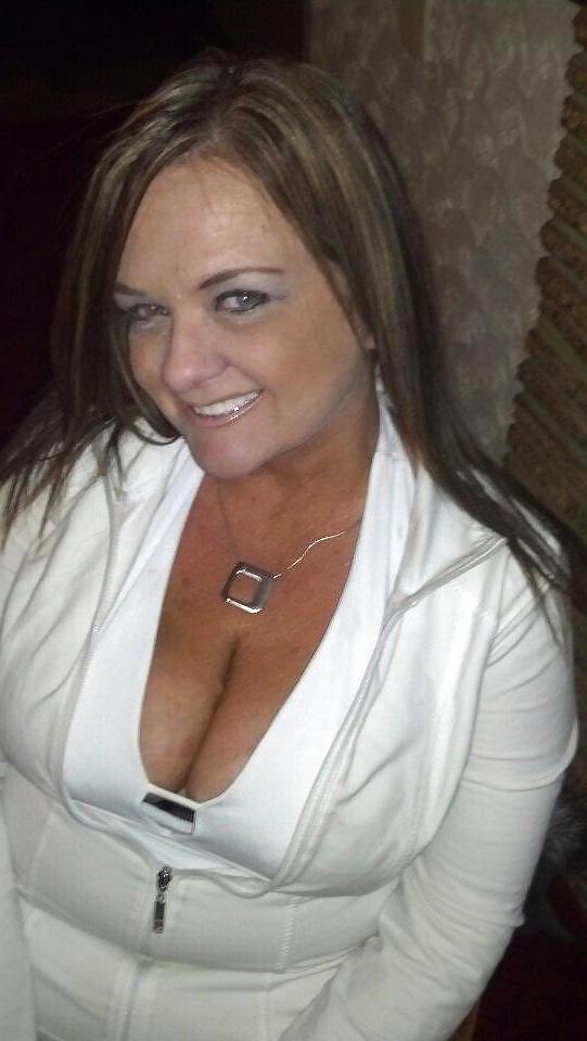 8P Want to see me topless ?