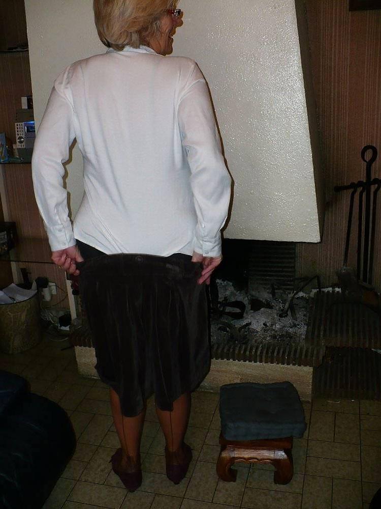 25P Mature Beauty - Annick 35