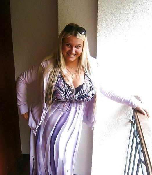 16P Busty Russian Woman 1228