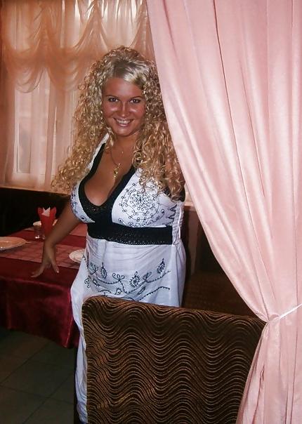 16P Busty Russian Woman 1228