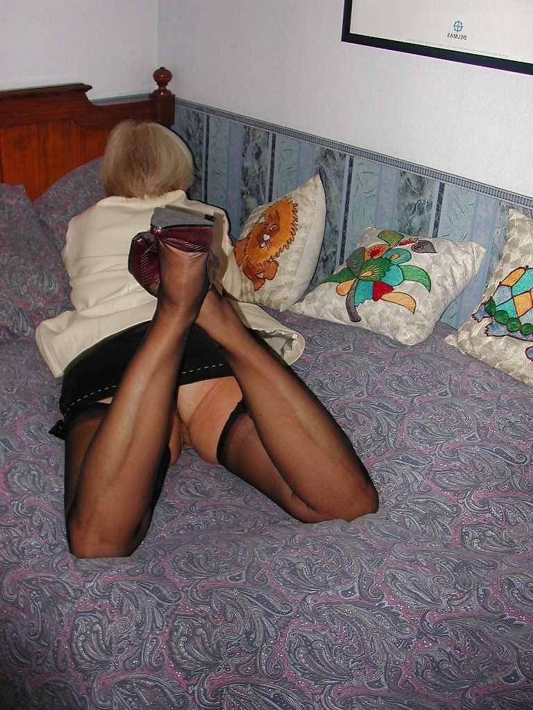 24P Mature Beauty - Annick 38