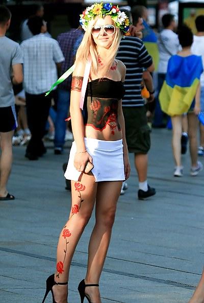 25P Candid Streets Babes by Voyeur TROC