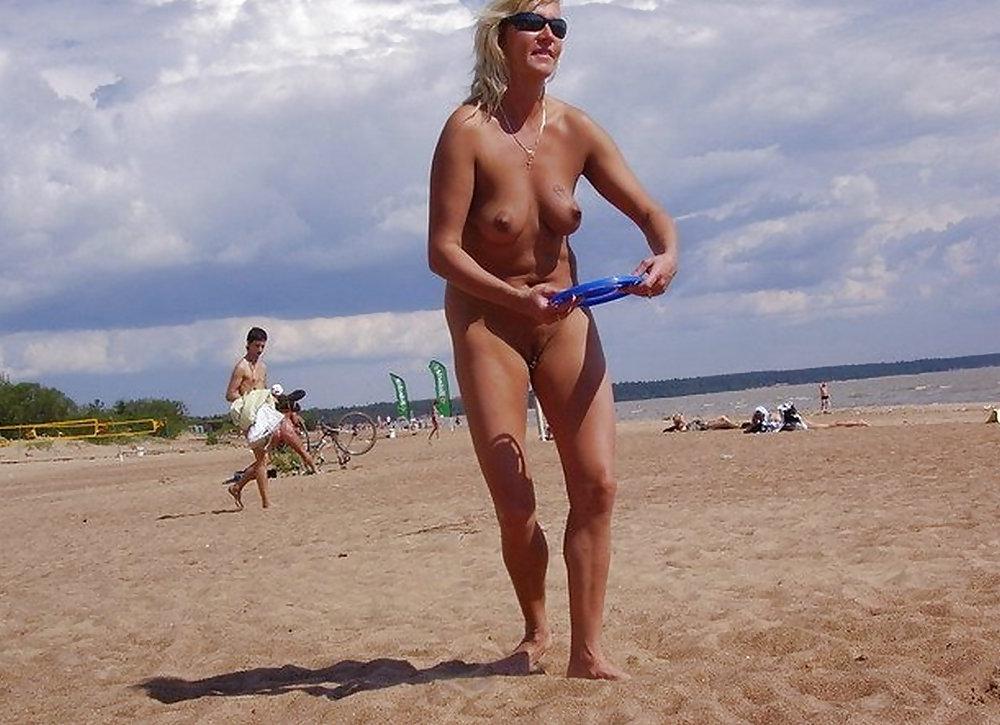21P Playing on the beach
