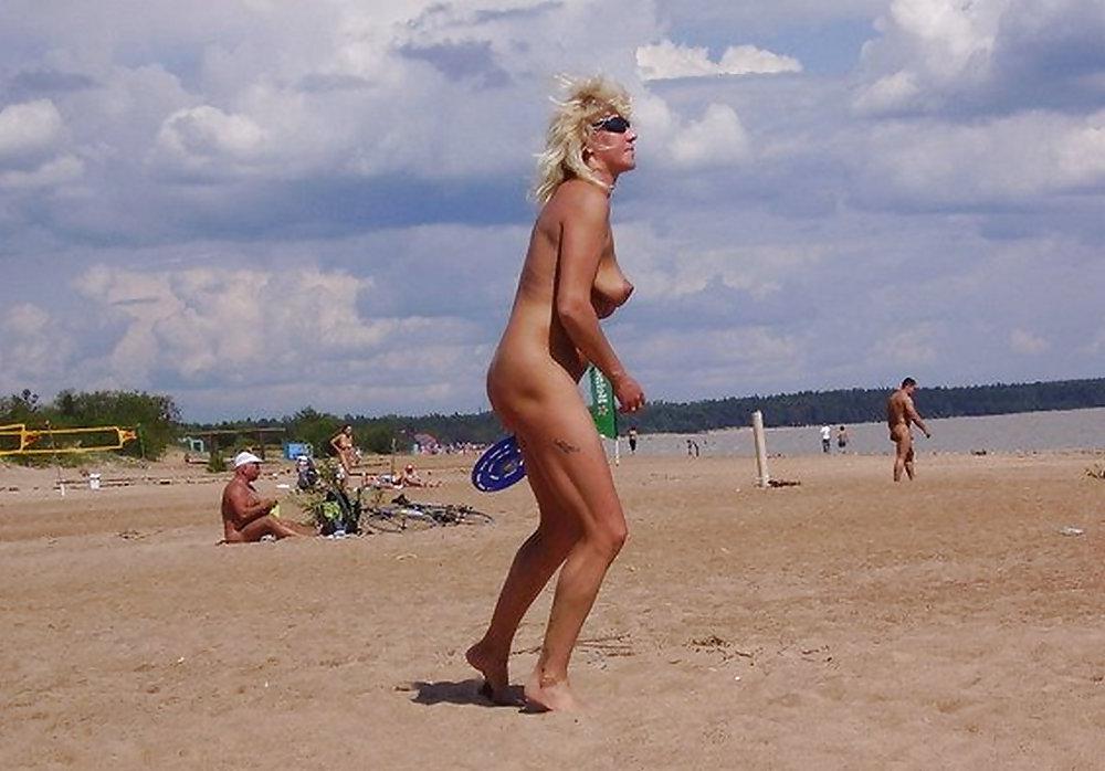 21P Playing on the beach